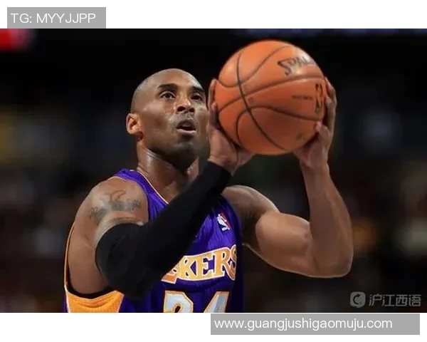 足球明星们齐聚一堂观看科比经典视频感受他的篮球魅力与精神力量