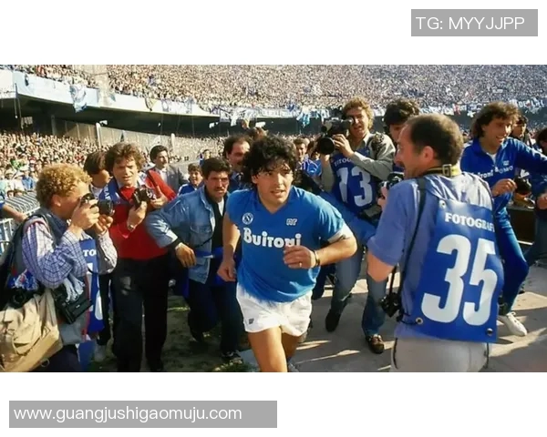 争议不断的足球明星盘点揭示运动场上的光鲜与阴影