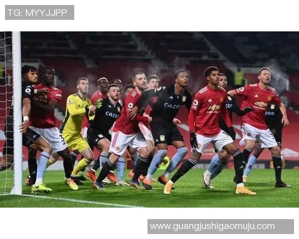 巴黎与曼联对决结果揭晓引发球迷热议与关注 巴黎与曼联对决结果揭晓引发球迷热议与关注